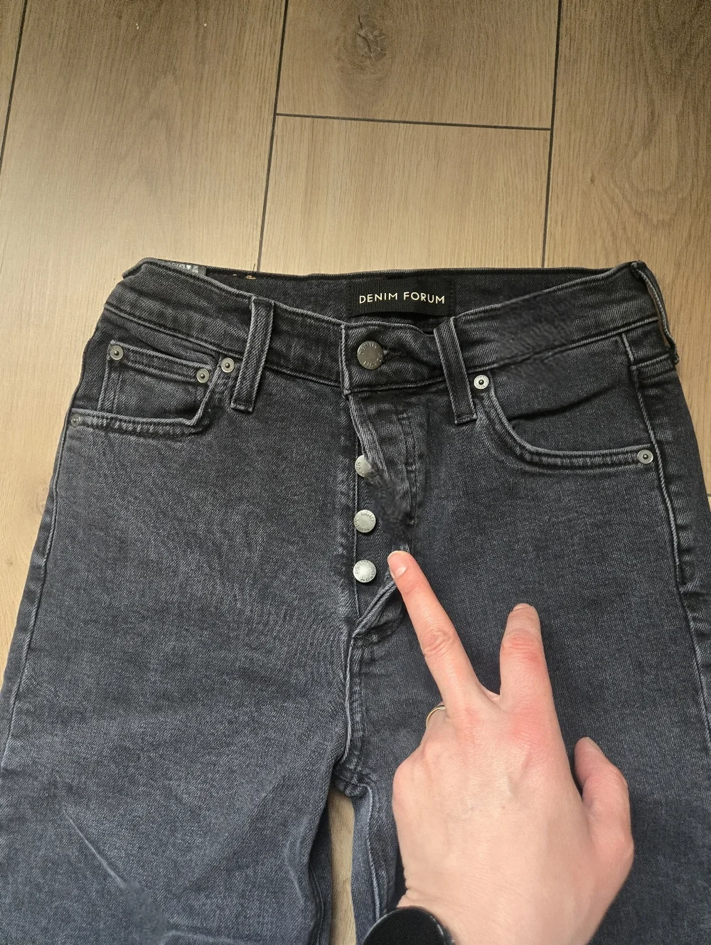 NWOT Aritzia Denim Forum The Arlo Hi-rise Cuff Jeans Size 26 - Picture 4 of 11